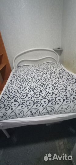 Кровать двухспальная с матрасом бу 160 200