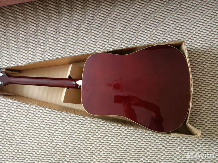 Продам гитару классическую aria