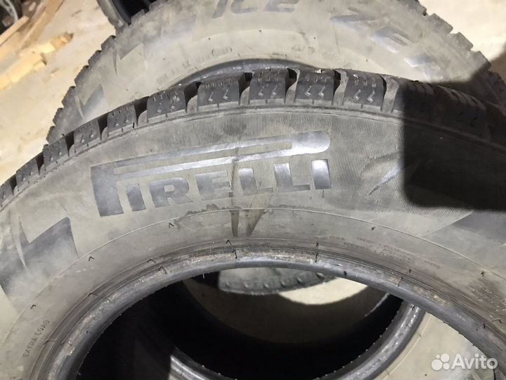 Pirelli Ice Zero 215/65 R16