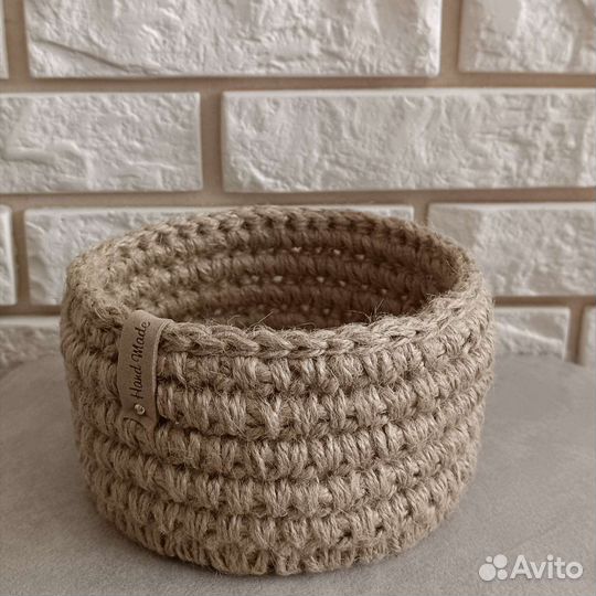 Интерьерная корзинка из джута