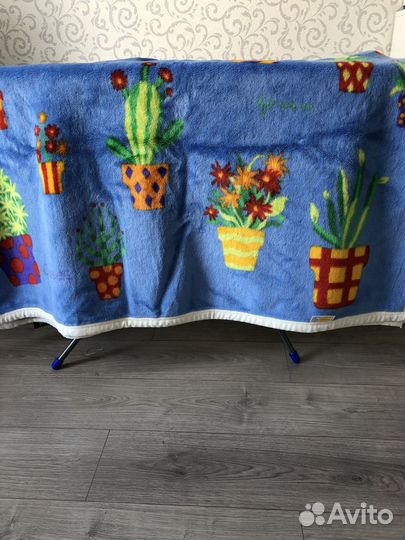 Пледы и покрывало бу