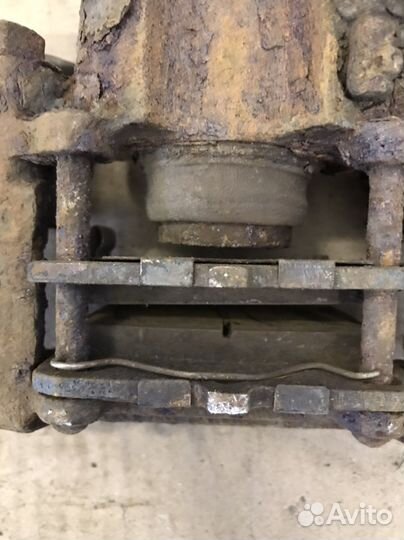 Суппорт задний левый Toyota RAV4 (2656)