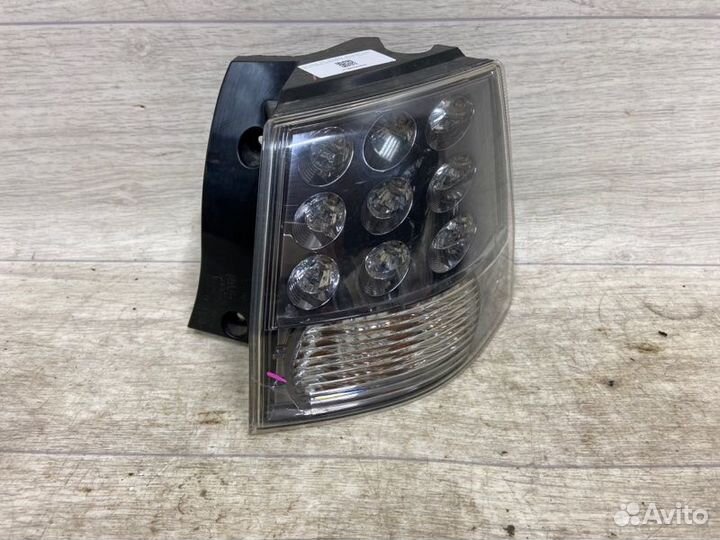 Фонарь задний правый Mitsubishi Outlander Xl 2007