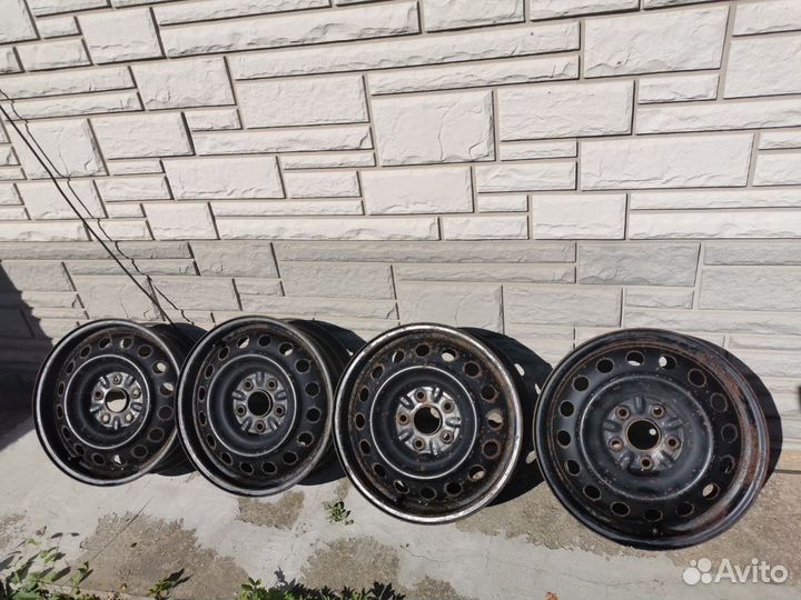 Комплект стальных дисков R16 Toyota