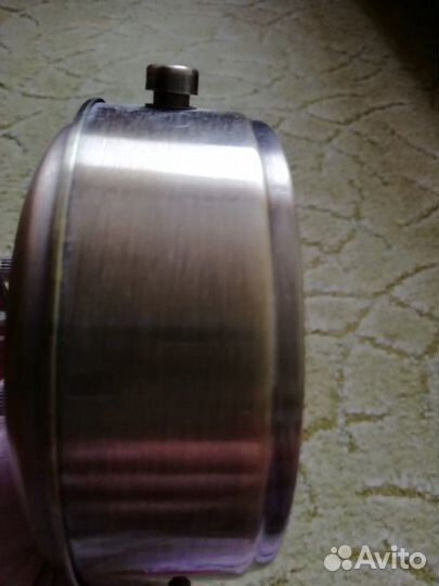 Настольные часы будильник