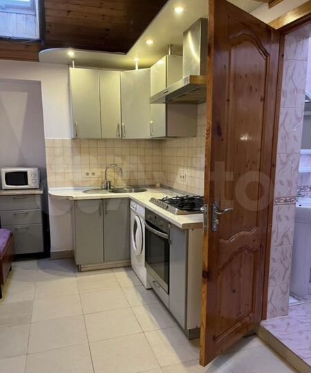 2-к. квартира, 40 м², 3/3 эт.