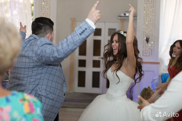 Ведущая - тамада / диджей, звук, свет - Дзержинск