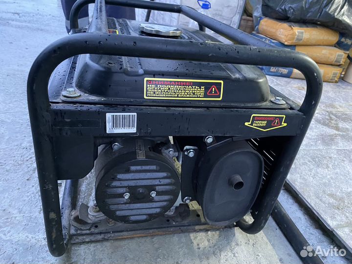 Бензиновый электрогенератор huter DY3000L