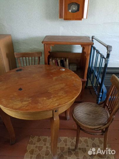 Старинные настенные антикварные часы с боем