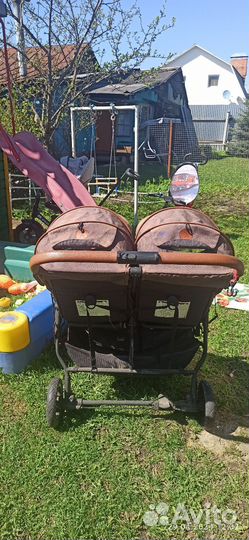 Коляска для двойни