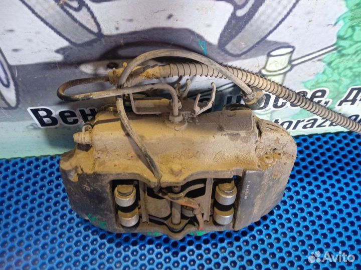 Суппорт тормозной задний правый Volkswagen Touareg