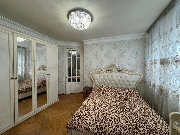 2-к. квартира, 54 м², 3/9 эт.