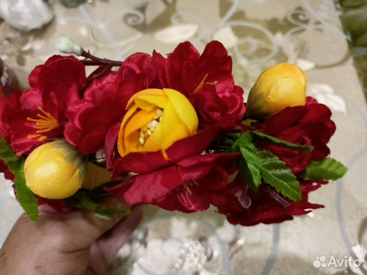 Обруч для волос из цветов ручной работы