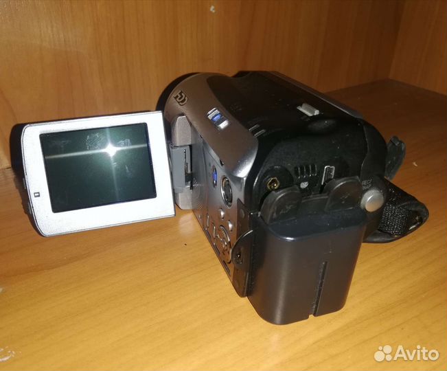 Цифровая видеокамера JVC