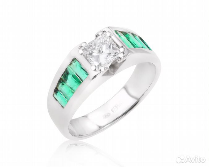 Золотое кольцо с изумрудами и бриллиантом
