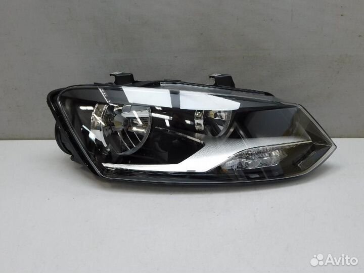 Фара правая Volkswagen Polo