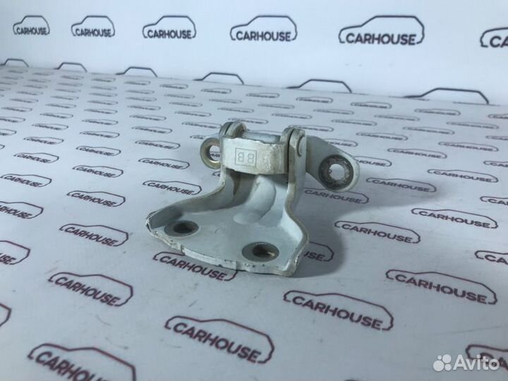 Петля двери задняя правая Daewoo Gentra B15D2 2013