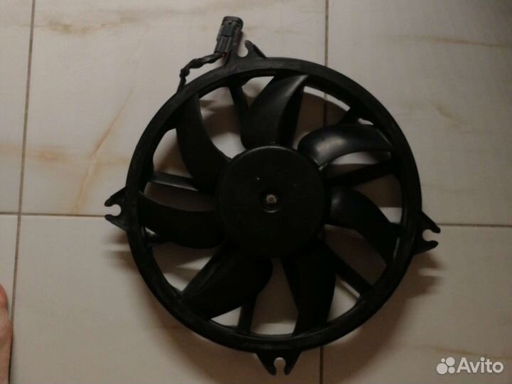 Вентилятор охлаждения двигателя