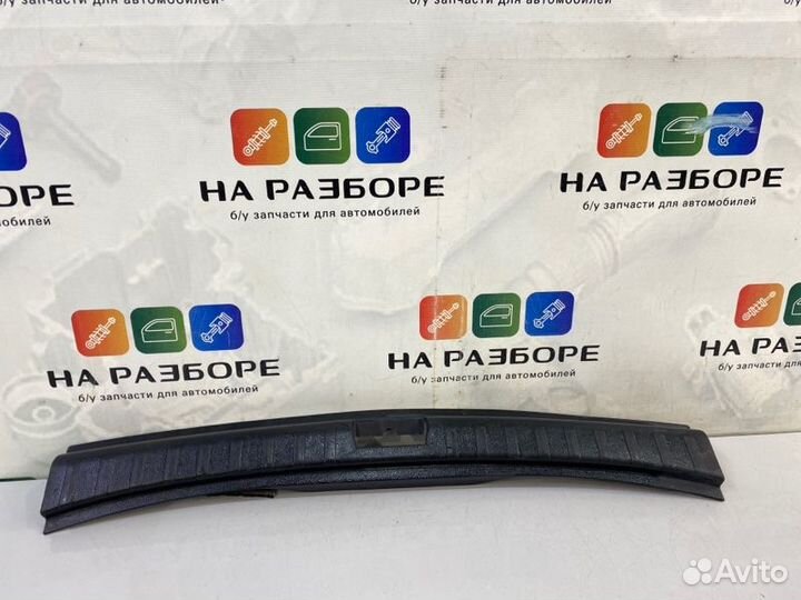 Накладка на заднюю панель Land Rover Freelander 2