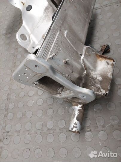 Лонжерон кузовной правый Audi A3 (8L)