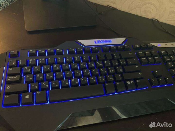 Игровая клавиатура Legion