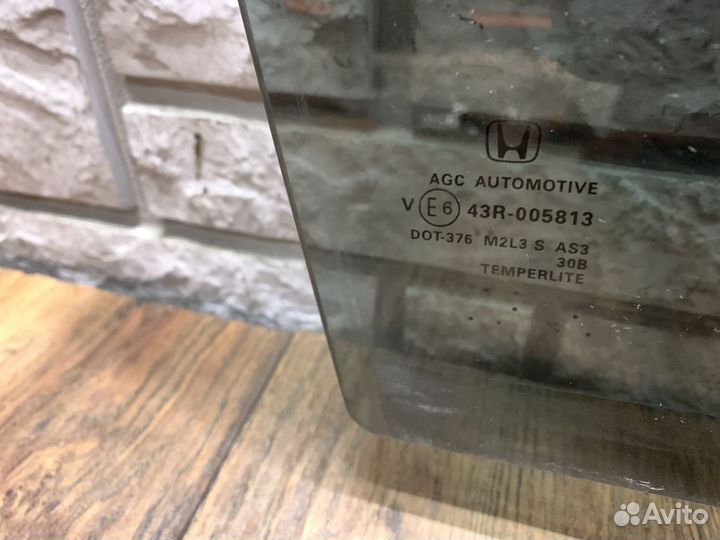 Honda CR-V Стекло двери задней правой