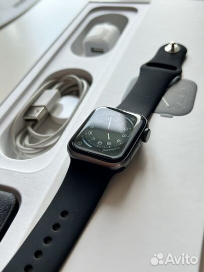 Apple Watch Series 5 40mm Space Gray