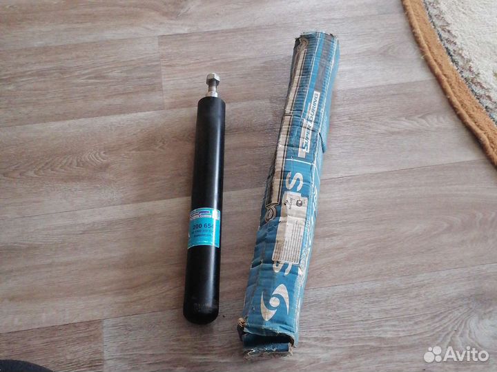 Амортизатор стойки