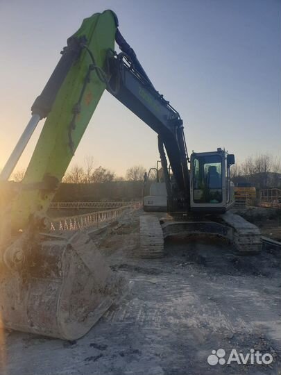 Услуги гусеничного экскаватора