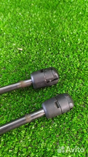 Амортизаторы капота пара Volvo Xc90 B5254T2 2006