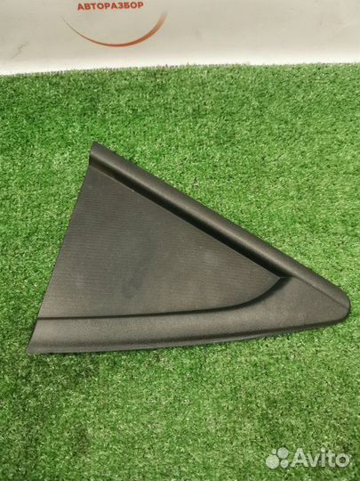 Накладка двери задняя правая Chevrolet Cruz седан