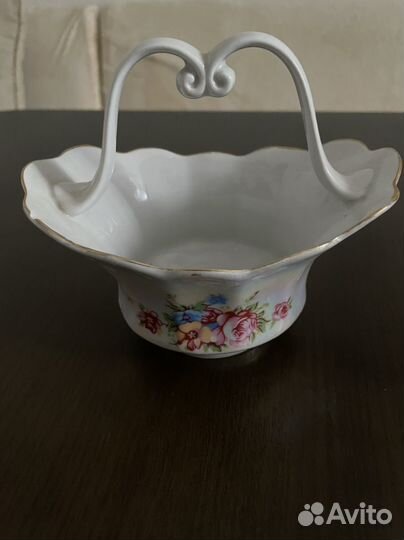 Конфетница,блюдца и соусница