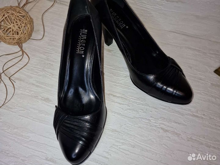 Туфли женские классические новые