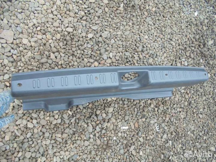 Накладка замка багажника Honda Accord CF4 F20B