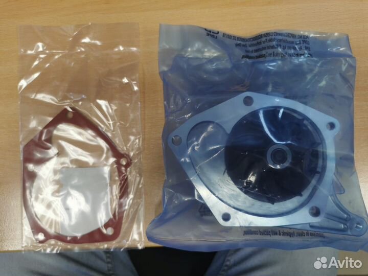 Водяной насос помпа