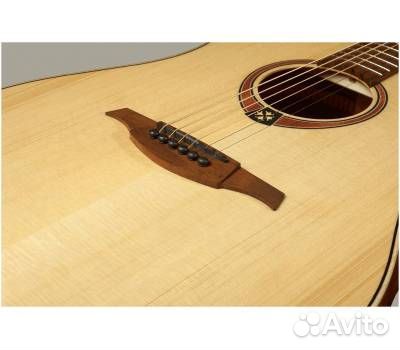 Акустическая гитара