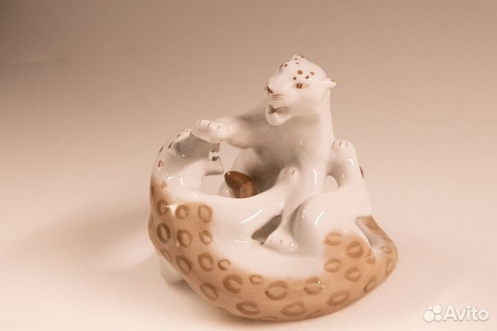 Фарфор.Глазурь. Вербилки. Схватка леопардов