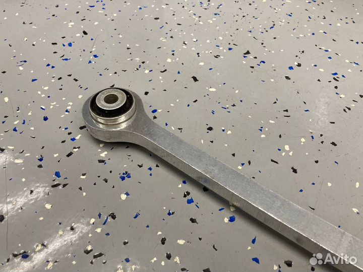 Стойка стабилизатора (рычаг) задняя Mercedes W140