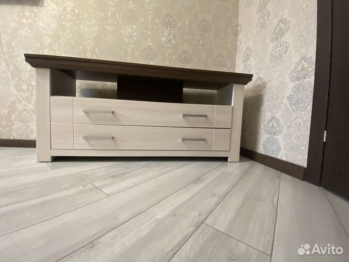 Тумба под телевизор