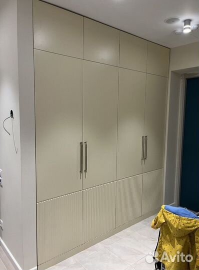 Шкаф распашной