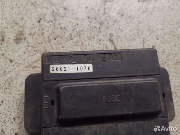 Блок предохранителей Kawasaki ZZR 400 1