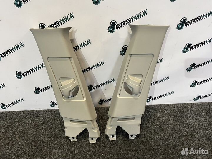 Обшивка стойки Toyota RAV4 40 AVA44