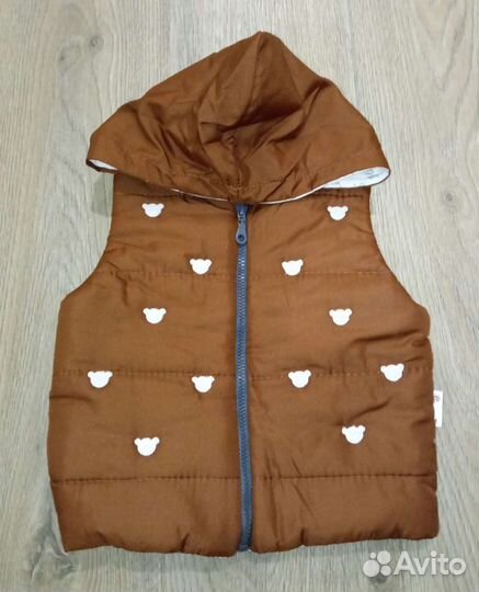 Костюм на малыша: штаны,свитер и теплая жилетка