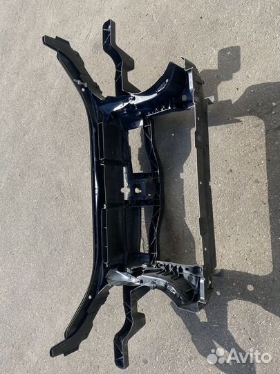 Телевизор (рамка радиатора) Volkswagen Passat b6 3