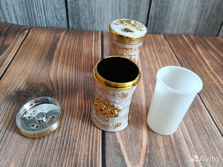 Солонка и перечница в разных цветах