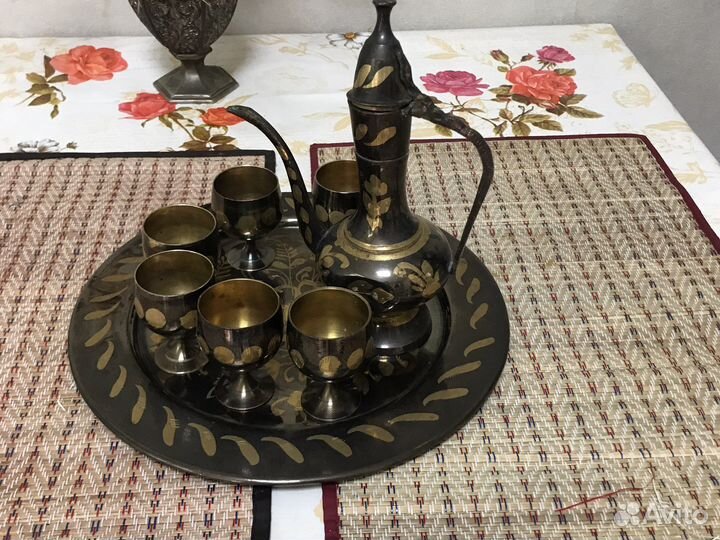 Набор 6 стопачек и кувшинчик на подносе