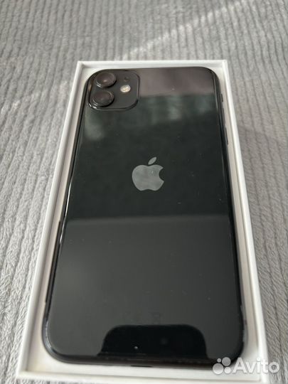 iPhone 11, 64 ГБ