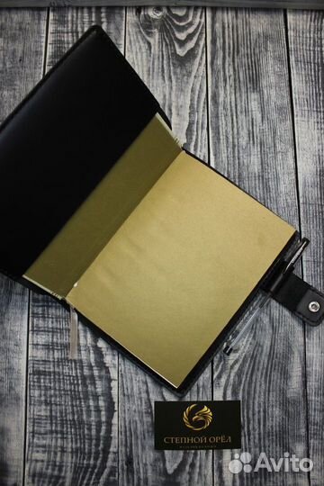Ежедневник с обложкой из натуральной кожи