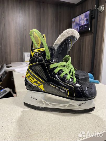 Коньки хоккейные детские