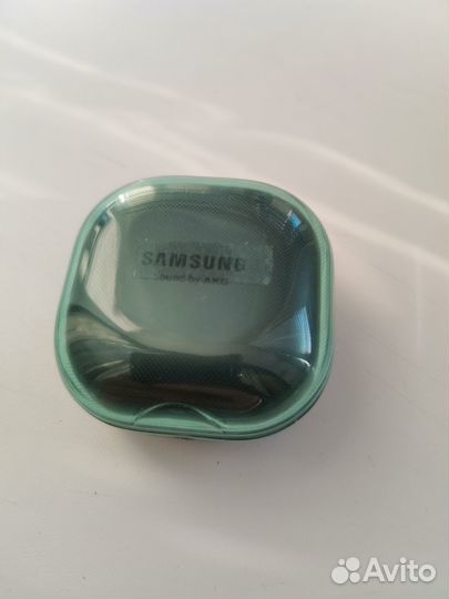 Наушники Samsung Galaxy Buds Live (почти новые)